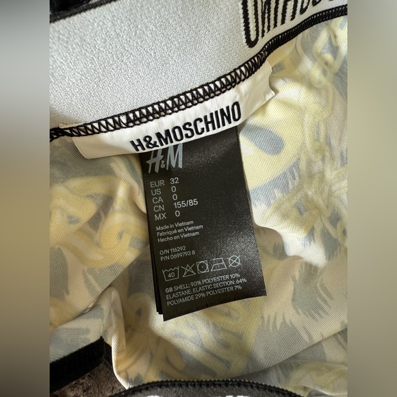 H&M x MOSCHINO bikini swimsuit set - Picture 2 of 4